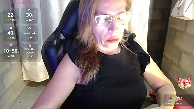 Chayla_Ruiz élő XXX-chatje