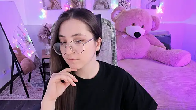 Chat +18 de VirtuallVoyant ao vivo