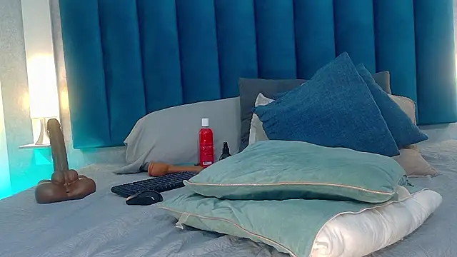 Madisonsmiith live XXX chat