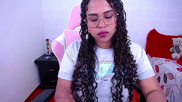 Candyhot_sex 现场XXX聊天