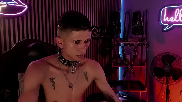 Maximoking26 Show Webcam