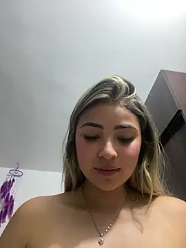 sweetlove- live XXX chat