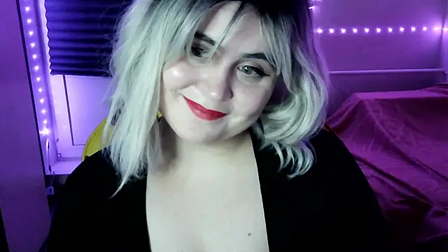 Lulovian Live XXX chat