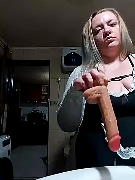 HotStepmommy4 网络视讯表演