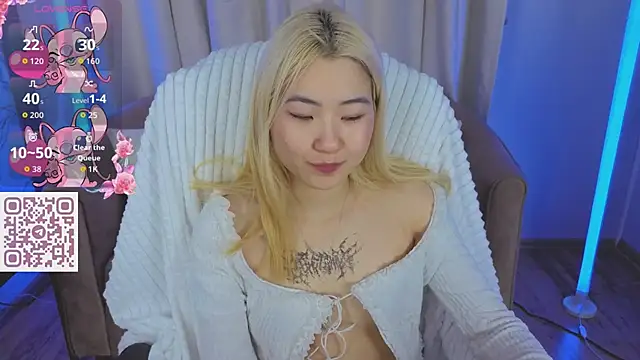 YunnaLuv live XXX chat