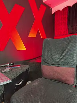 abrilbigcock Adlı Modelin Canlı XXX Sohbeti