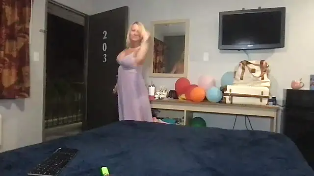 TiffaneyLove Chat XXX in diretta