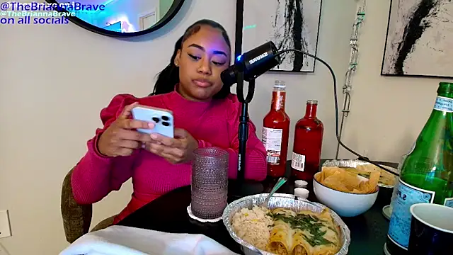 BriannaBrave's Live XXX Chat