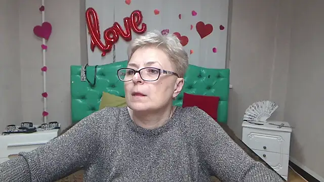 EmiliaGree's Live XXX Chat