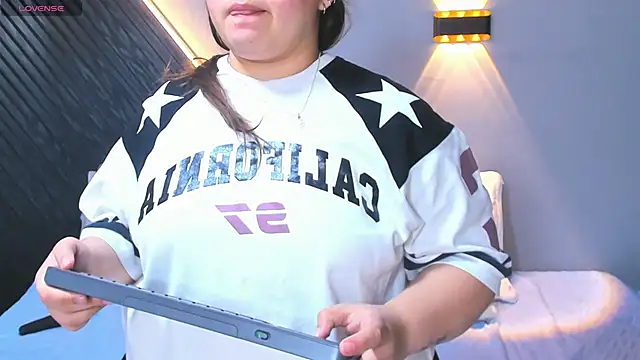 Laia_and_Aloby's Webcam Show