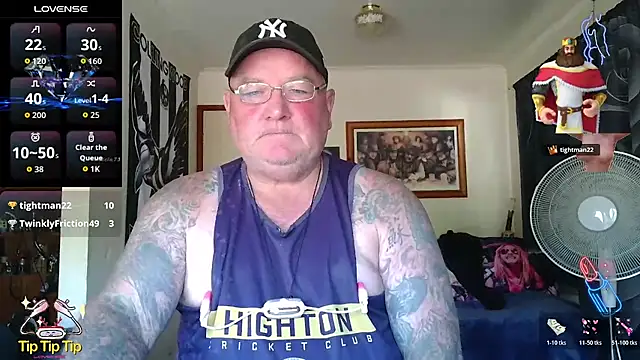 KINKYBLUEYES69's Live XXX Chat