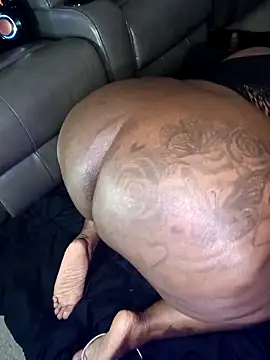 Thickkemzz41 – Live XXX-chat