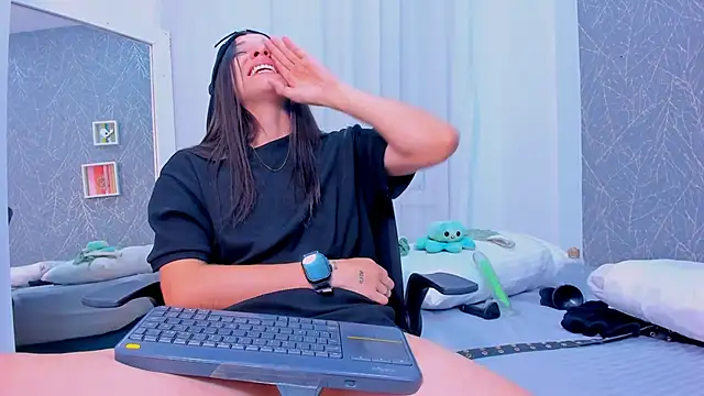 ViictoriiaSaenz – Naživo XXX chat