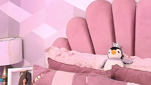 KylieMonnett élő XXX-chatje