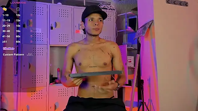 Alejandroo_Montenegro élő XXX-chatje