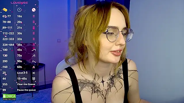 AdeLuna's Live XXX Chat