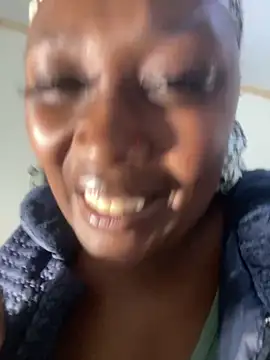 Cardiebae89 Adlı Modelin Canlı XXX Sohbeti