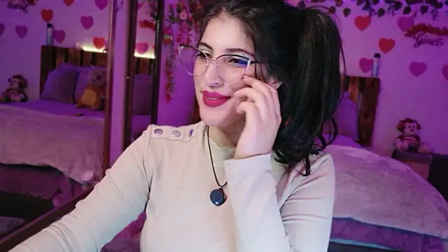 دردشة AzaharJaan الجنسية المباشرة