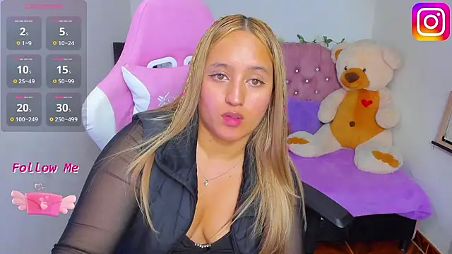 Živý XXX chat ema_tayy