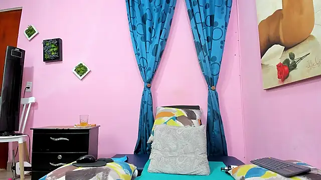 Chat XXX en directo de miss--flora