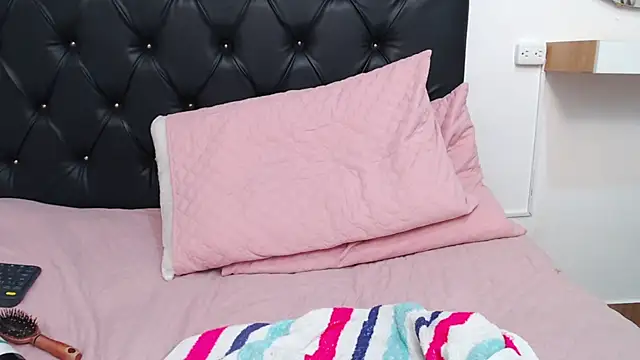 pinky_f00x – Live XXX-chat