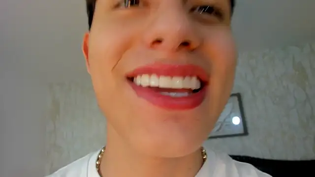 XXX chat uživo modela Lander_Cruz