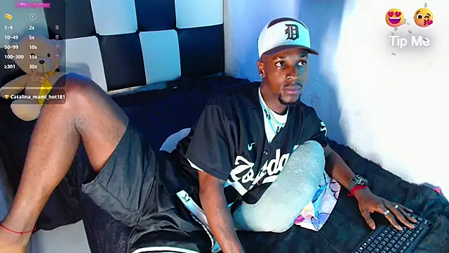 Aroonsexyboy's Live XXX Chat