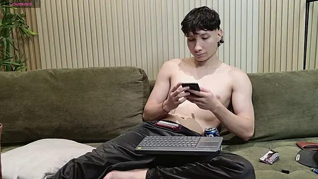 enzo_steel's Live XXX Chat