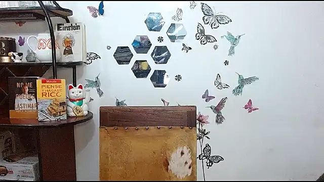 LauraMallioni Chat XXX in diretta