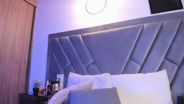 brenda_nova18 live XXX chat