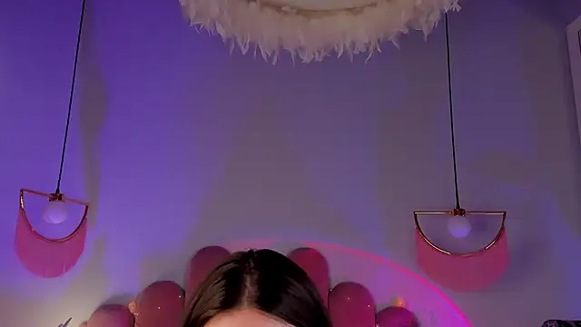 Show modela ElsaYoung na web-kameri