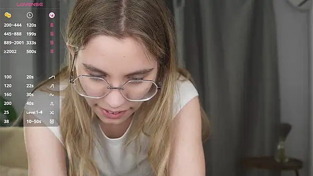 JoanBaggottn Live XXX chat