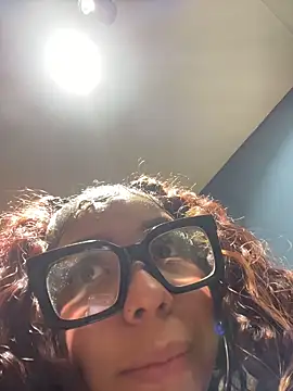 ThePrettyTiana 现场XXX聊天