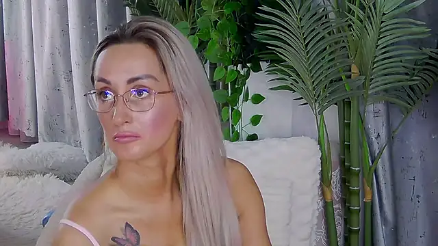 IsabelleEthan live XXX chat