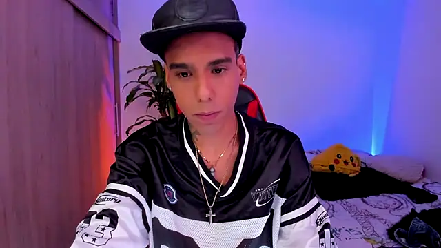 Damianwhite Adlı Modelin Canlı XXX Sohbeti