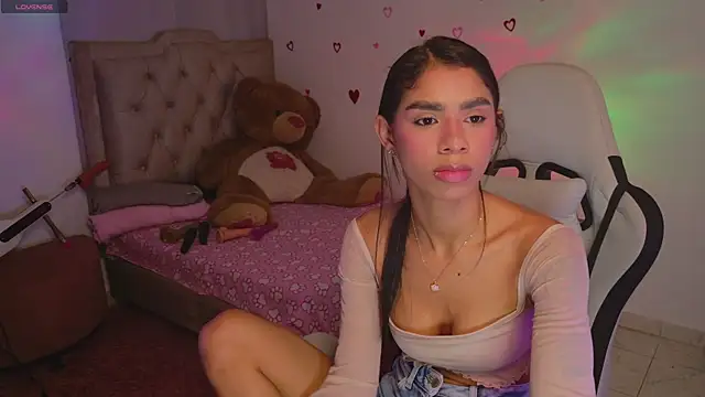 BrunetteAdams001: онлайн-секс-чат