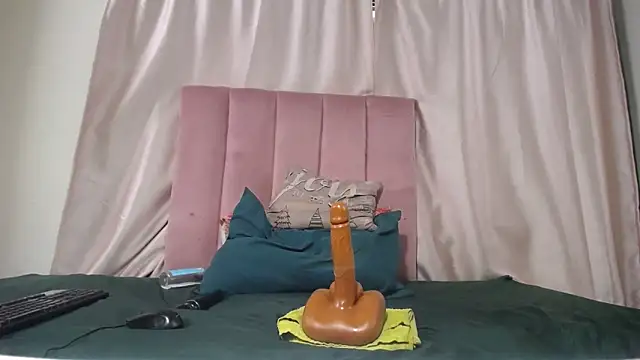 Kelly-001のライブXXXチャット