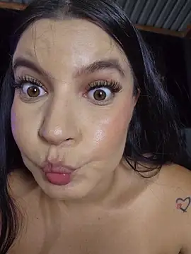 Pretty_Julieta Obrolan Langsung XXX