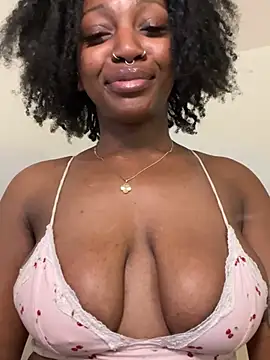 แชท XXX สดของ mochamimi