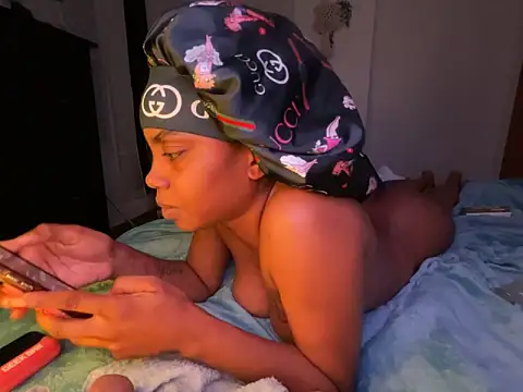 Chat XXX en directo de TheRealOshunQueen