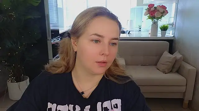 Mira_Mermayd's Live XXX Chat