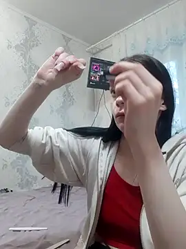 Show modela JhonSHelBy7LuNa na web-kameri