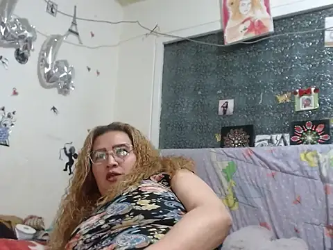 Perla1981--'s Live XXX Chat