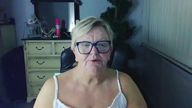 BridgetBlueEyes' Live XXX Chat