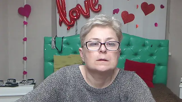 EmiliaGree's Live XXX Chat