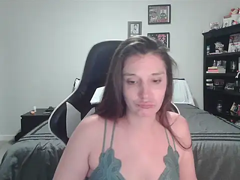 GeminiGoddess22's Live XXX Chat