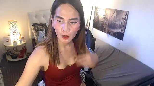 NinaDOM4CUM 即時 XXX 聊天