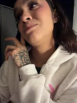 Онлайн чат XXX Isabella-Teen