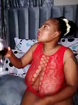 CocoButterxox webcam show