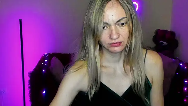 BlondMikey22 即時 XXX 聊天